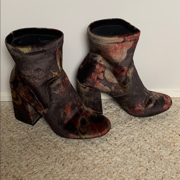 Floral print velour A New Day high heel booties. - Picture 3 of 8